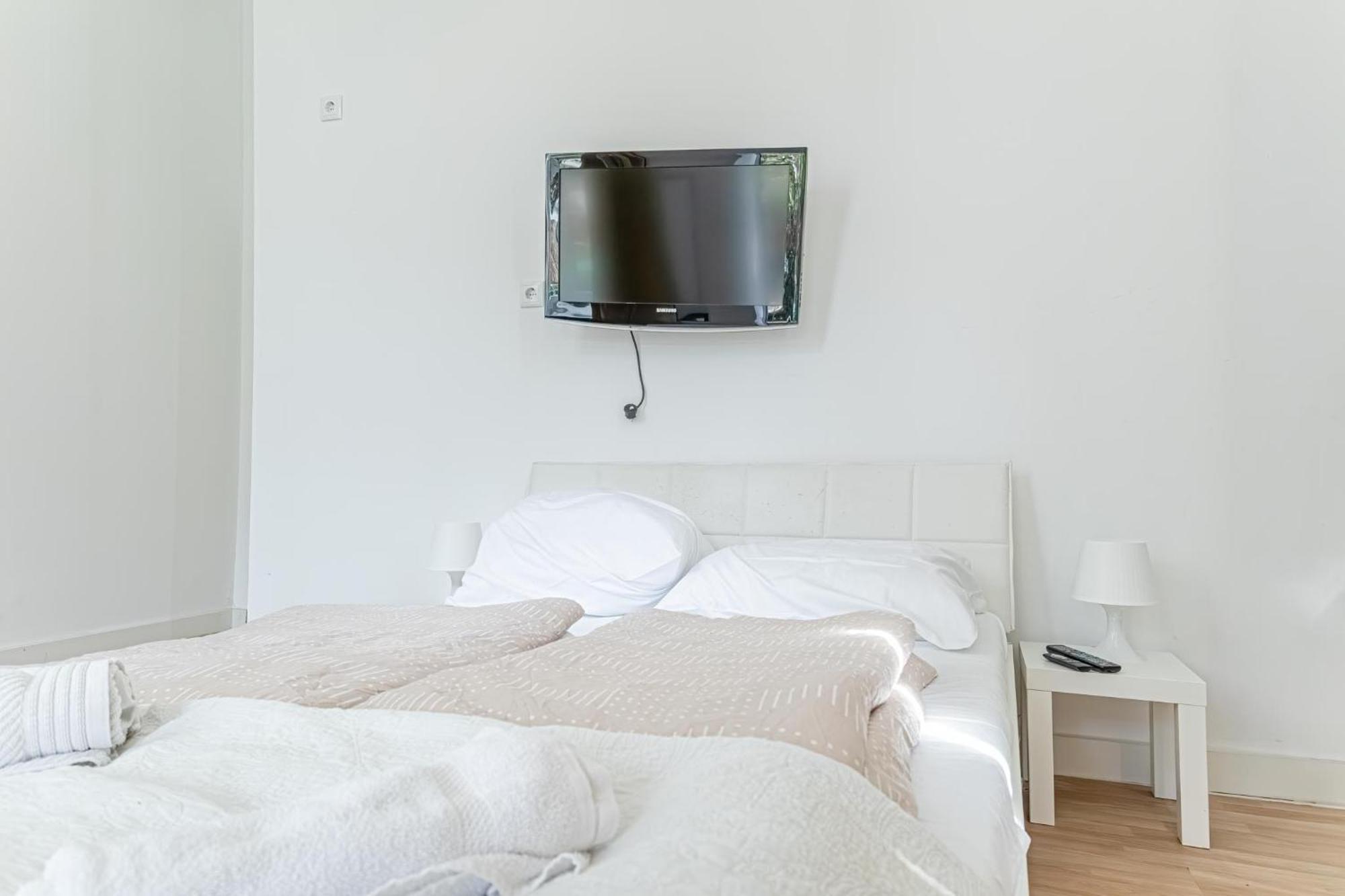 Loevly Shared 6Br With Garden Near Danube & Millenium City Вена Экстерьер фото