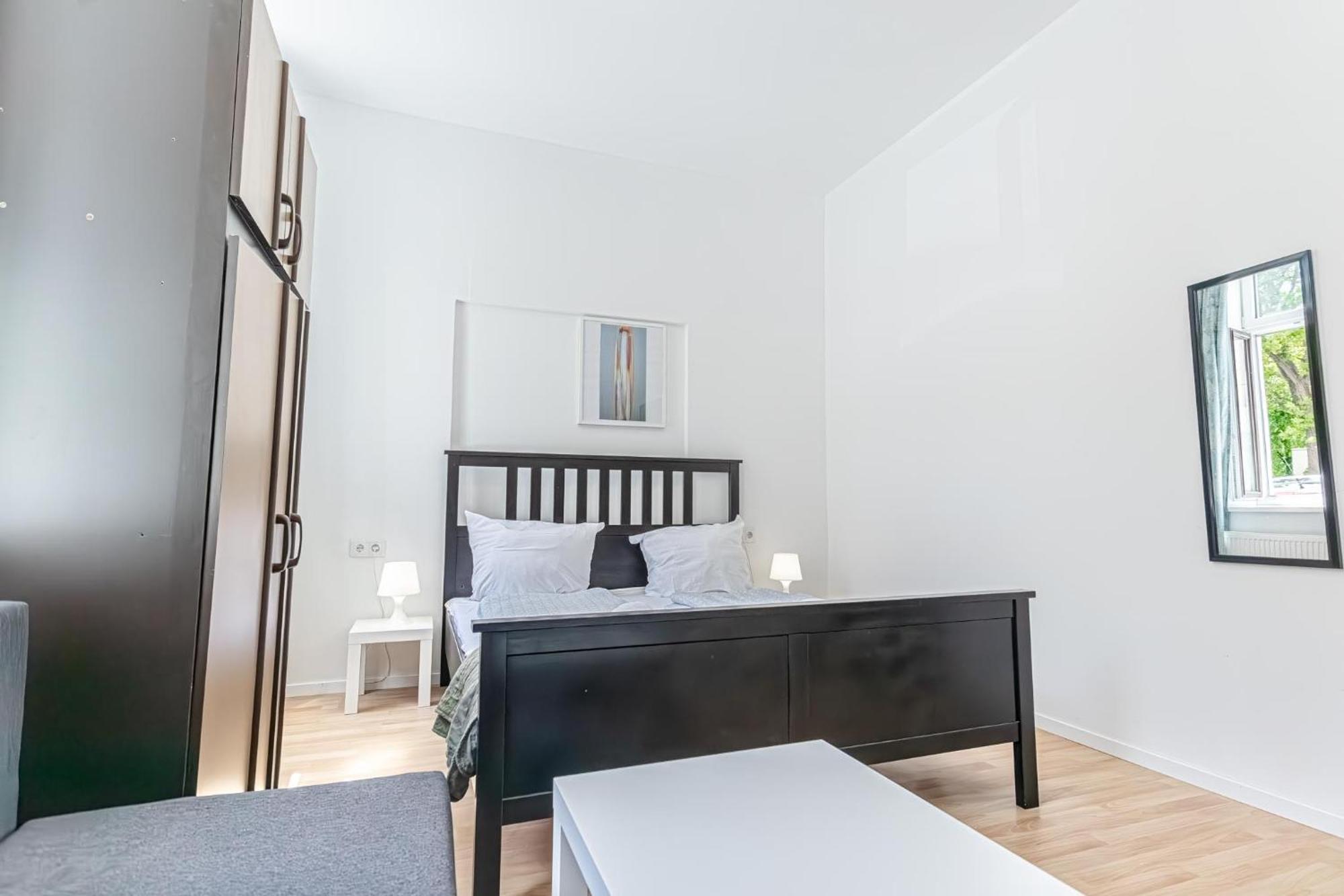 Loevly Shared 6Br With Garden Near Danube & Millenium City Вена Экстерьер фото